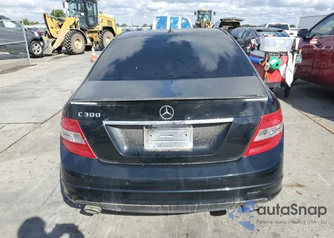 2010 Mercedes-Benz C 300 из США, поврежденный, VIN WDDGF5EB8AR123794